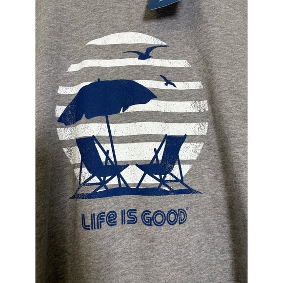 Life Is Good Men's Medium Crusher Tee Gray Beach Chair Umbrella BNWT - Picture 2 of 4